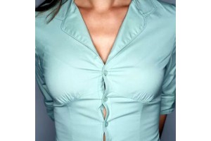Блузка расходится на груди: лучшие способы решения проблемы